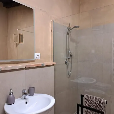 Apartment Loft Antico La Casina Di Paola Seggiano